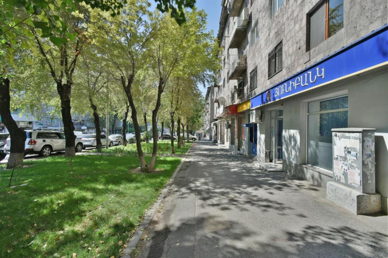 Cozy Apartment Near To The Metro H Kochar 19 エレバン エクステリア 写真