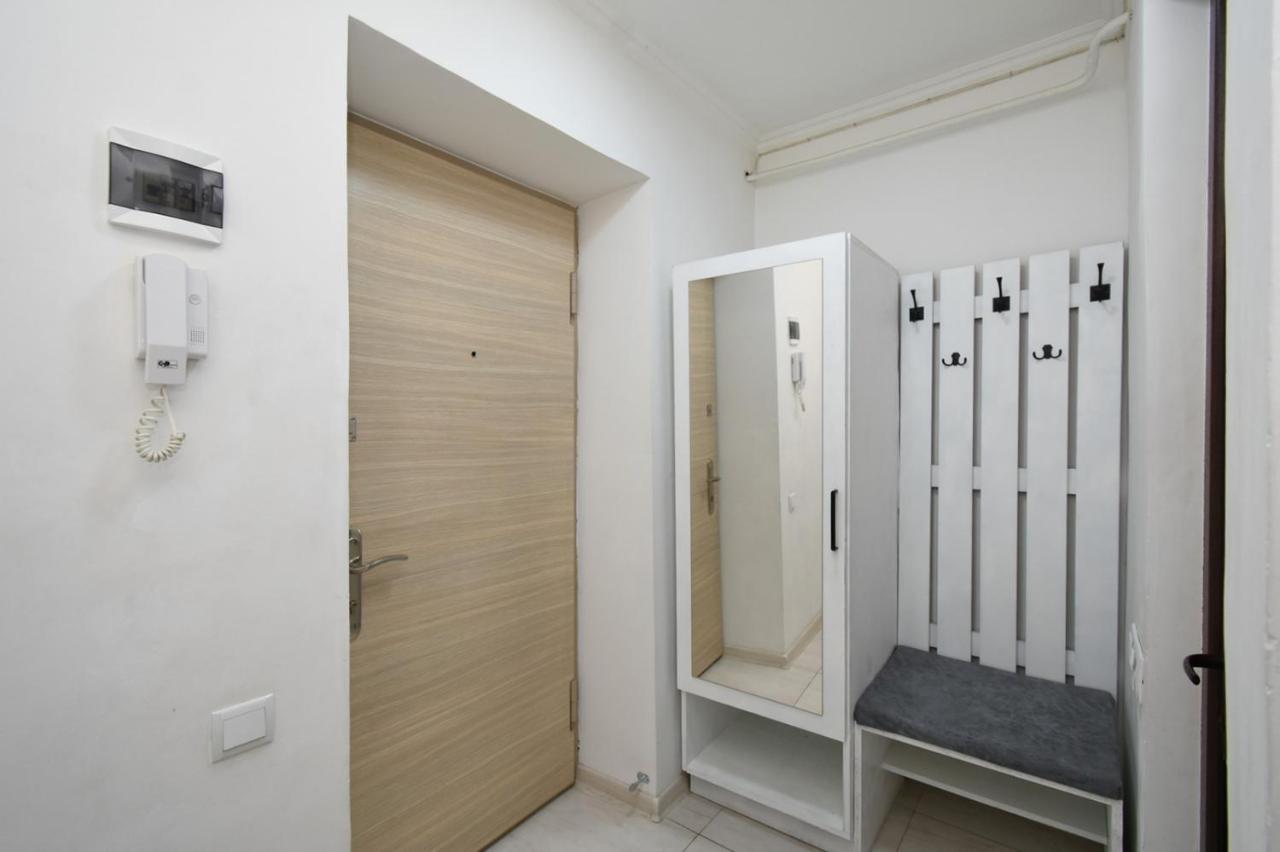 Cozy Apartment Near To The Metro H Kochar 19 エレバン エクステリア 写真