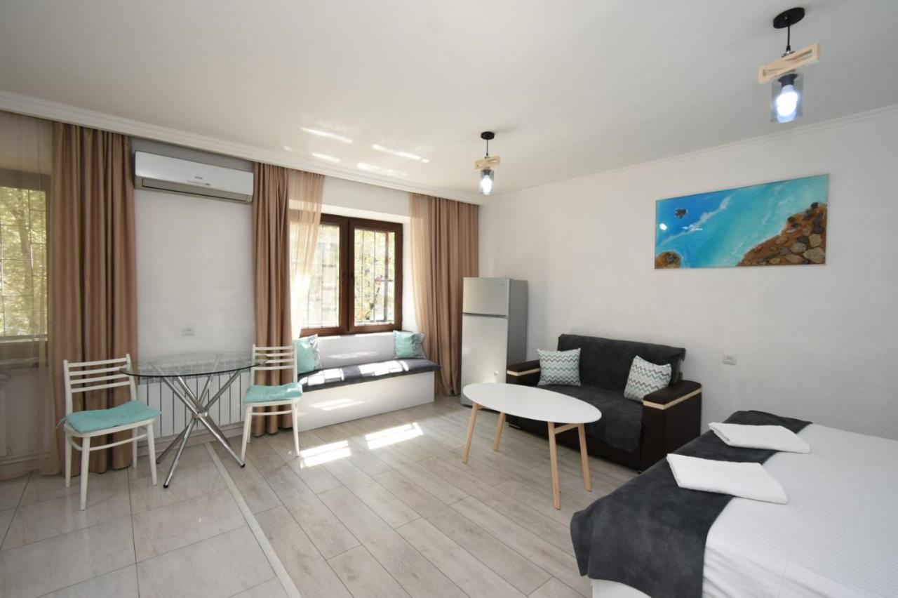 Cozy Apartment Near To The Metro H Kochar 19 エレバン エクステリア 写真
