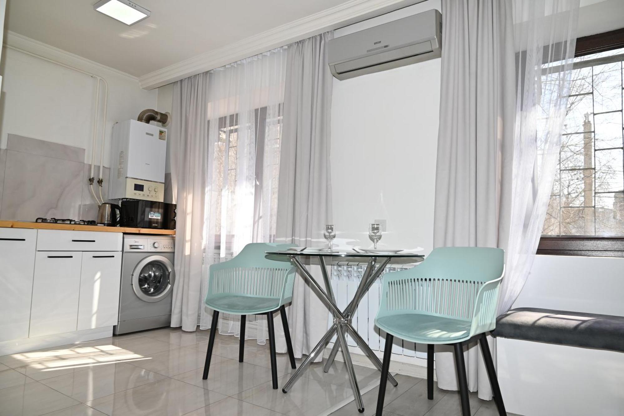 Cozy Apartment Near To The Metro H Kochar 19 エレバン エクステリア 写真