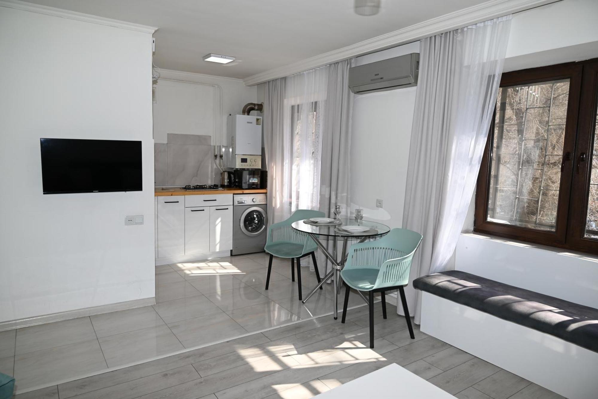 Cozy Apartment Near To The Metro H Kochar 19 エレバン エクステリア 写真